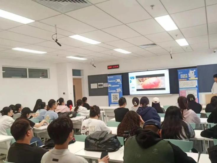 融匯中西，共創未來 青島黃海學院國際商學院的教育文化交流之路